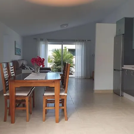 Apartment Casa Sandra, Private Saltwater Pool And Garden