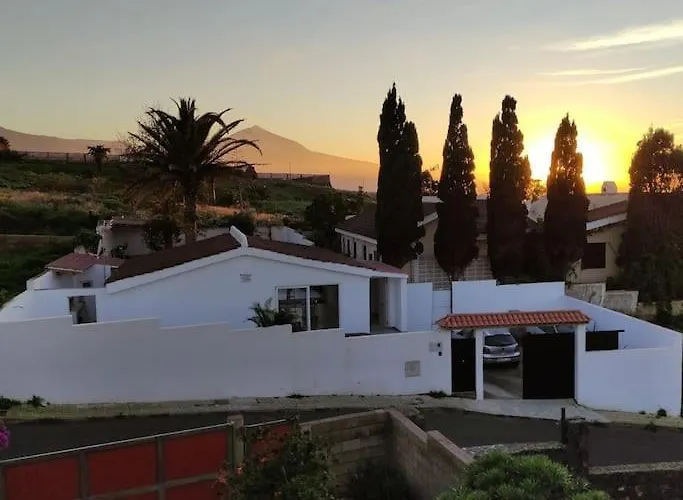 Casa Sandra, Private Saltwater Pool And Garden *